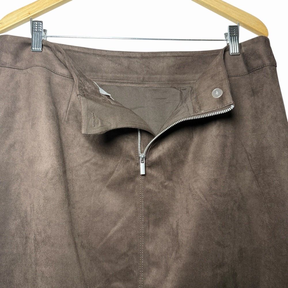Chico's Faux Suede Midi Skirt Womens 2 Chocolate Brown Back Zip Lined Minimalist - Picture 6 of 12